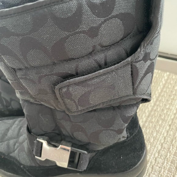 Coach Sharron style A7642 monogram signature boots with vibram Sole, size 8.5 - Picture 4 of 9